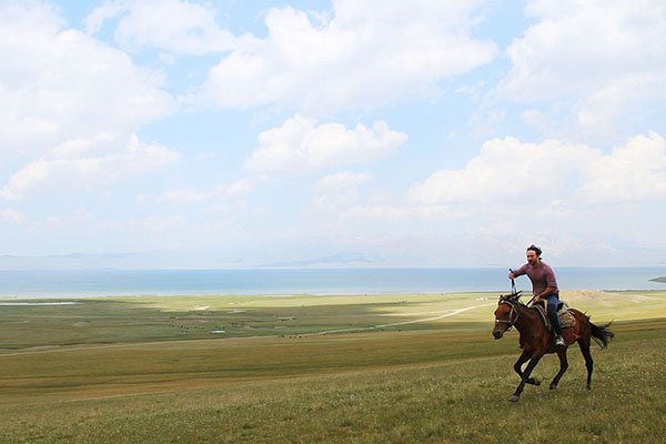 How to go horse riding in Kyrgyzstan Lake Song Kol