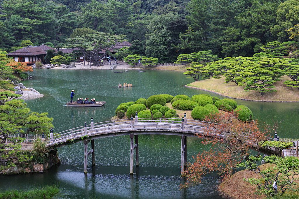 How to visit Ritsurin Garden guide