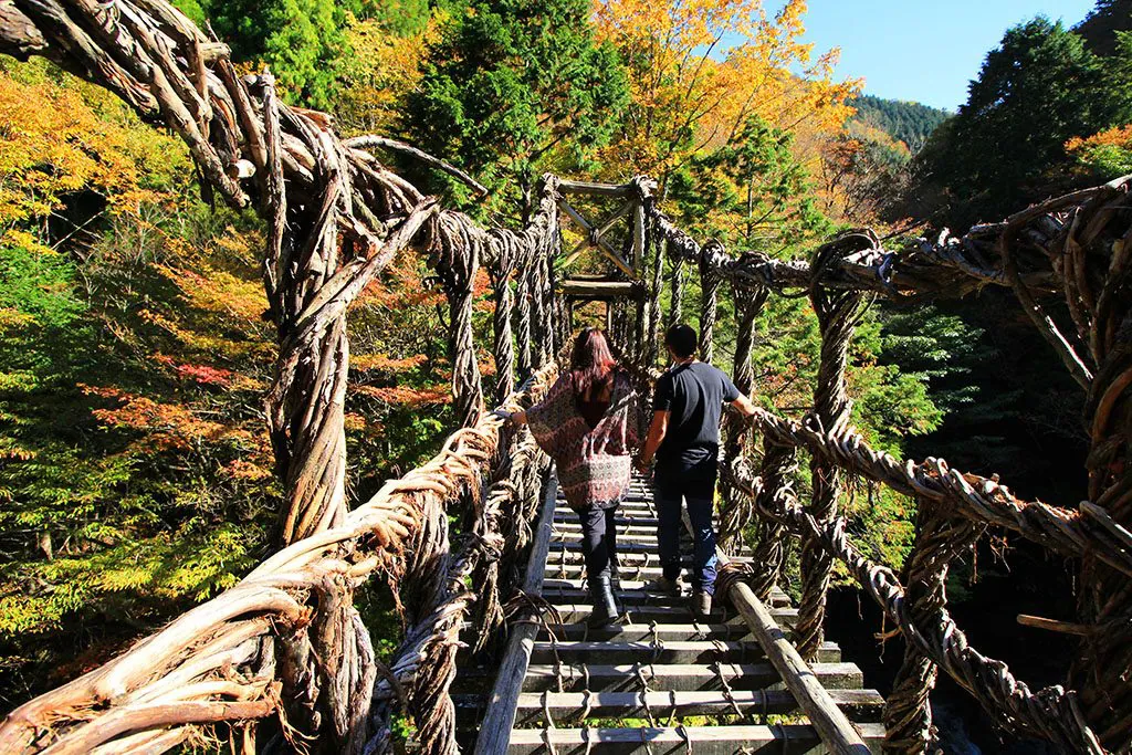 How to visit Iya valley double vine bridge