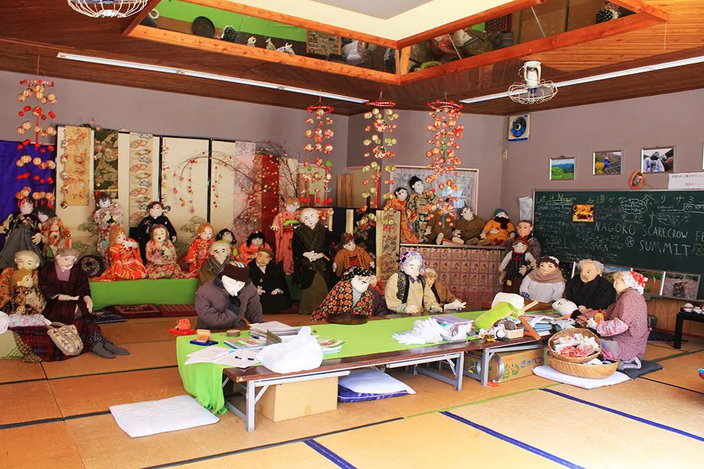 Nagoro scarecrow town hall meeting