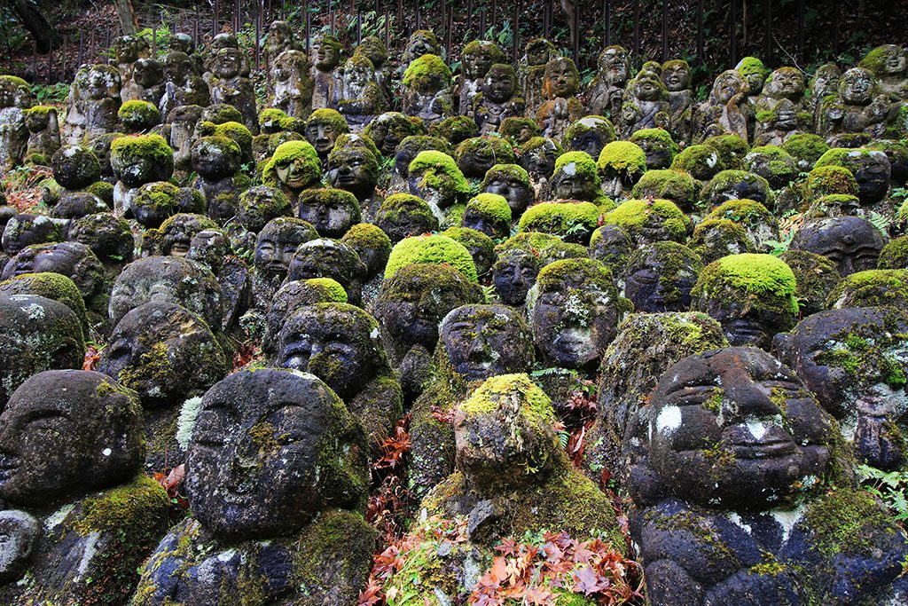 The Otagi Nenbutsu-Ji temple in Kyoto and the 12,000 laughing stone buddhas