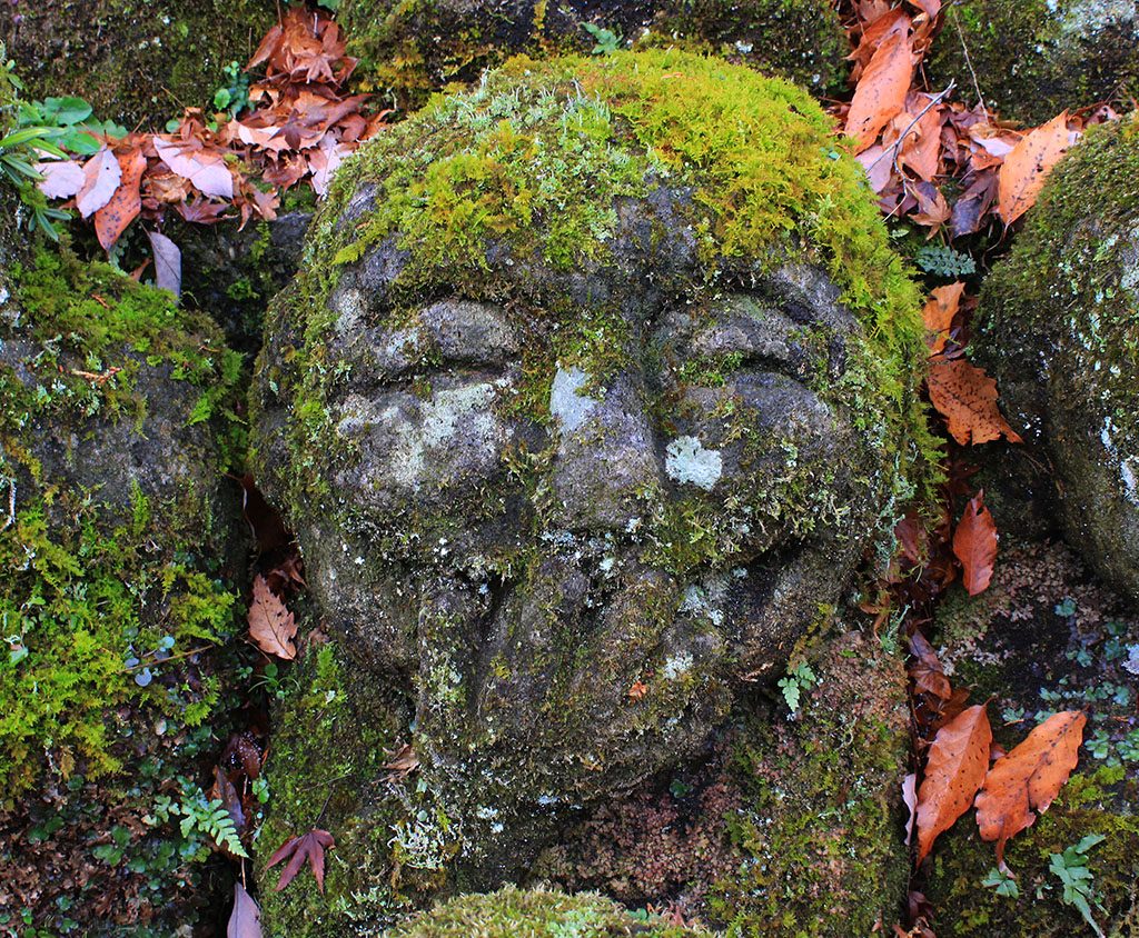 12,000 laughing buddhas Kyoto guide