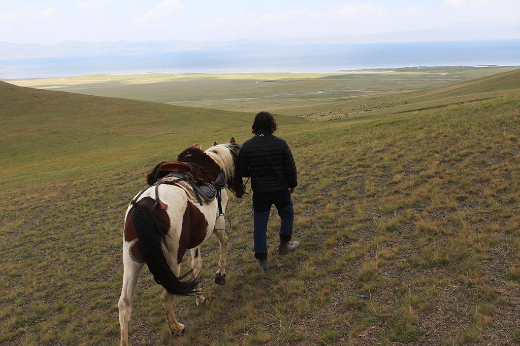 horseback riding in Song Kol