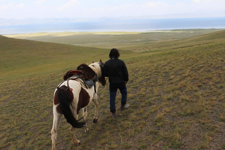 horseback riding in Song Kol