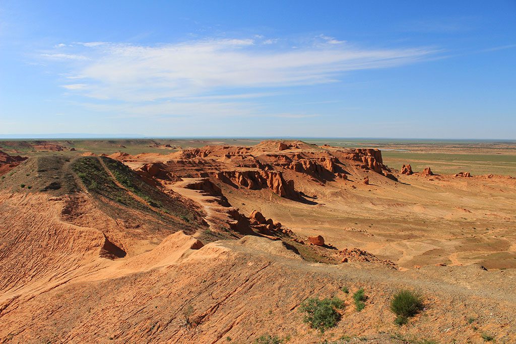 Guide to travel in Mongolia Red Cliffs
