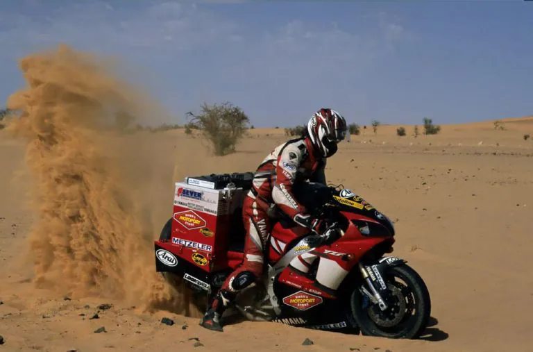 Sjaak Lucassen in Sahara on R1