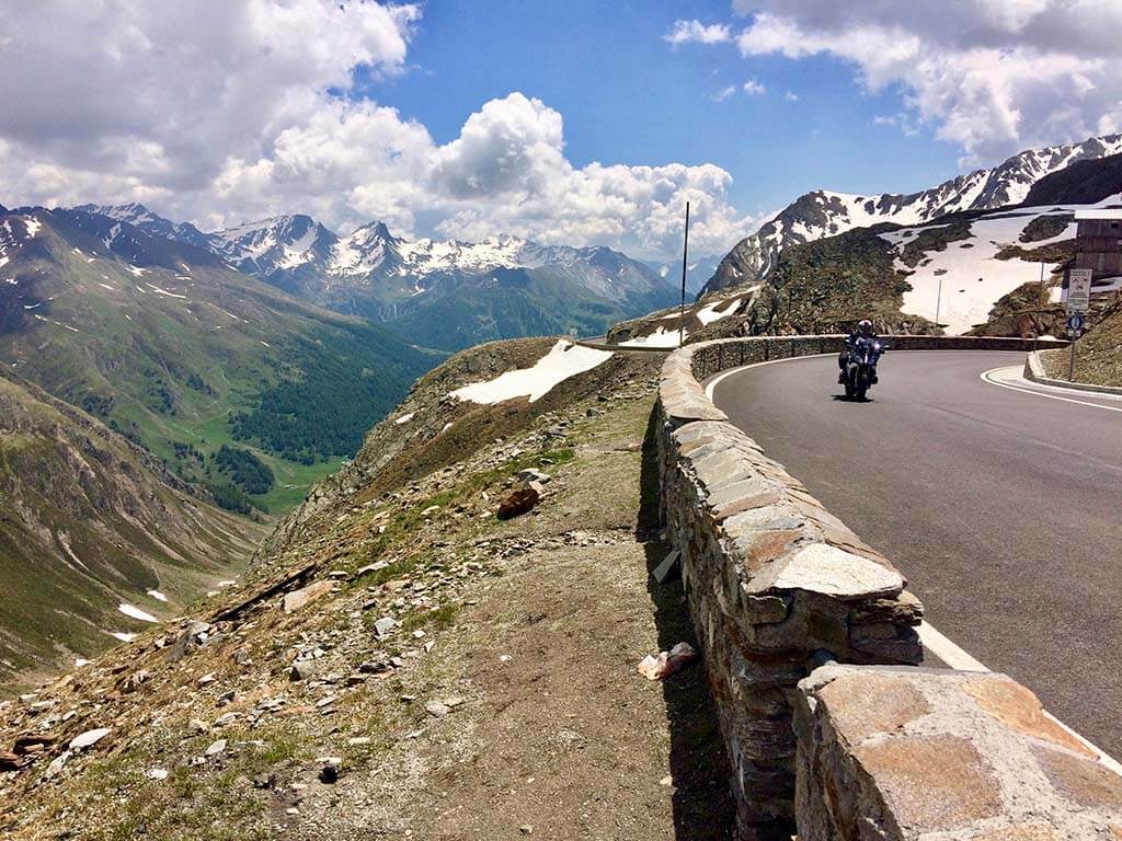 16a-top of timmelsjoch pass