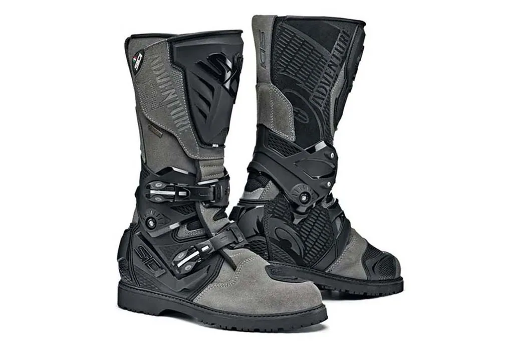 Hilsen Regn Settlers 10 Best Adventure Motorcycle Boots - Mad or Nomad