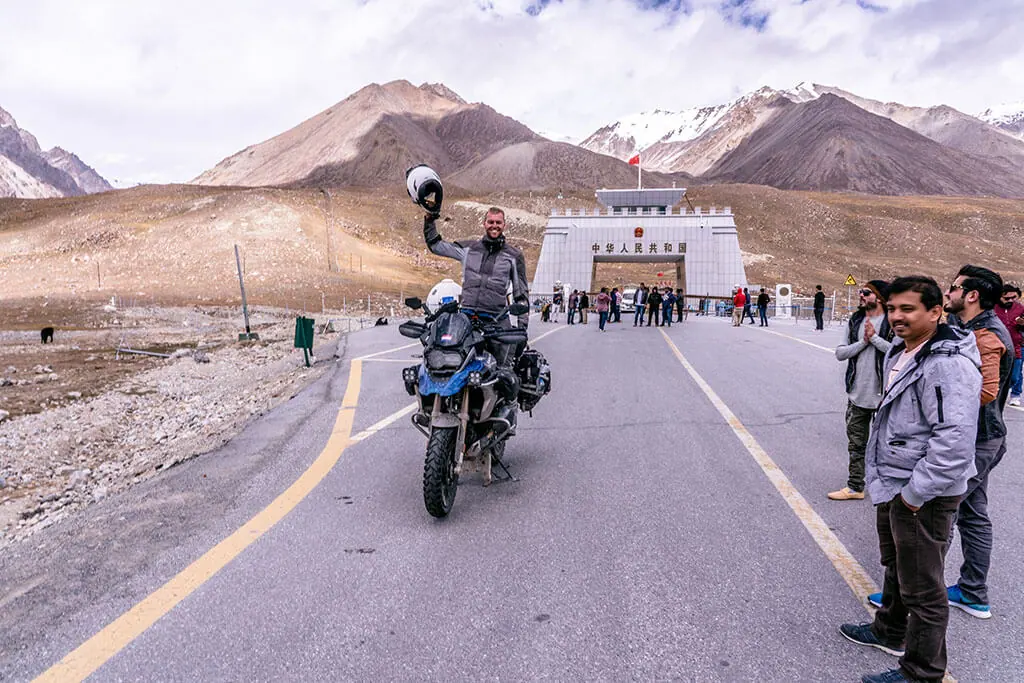 BMW R1200GS Adventure Motorcycle Review by Bento de Gier