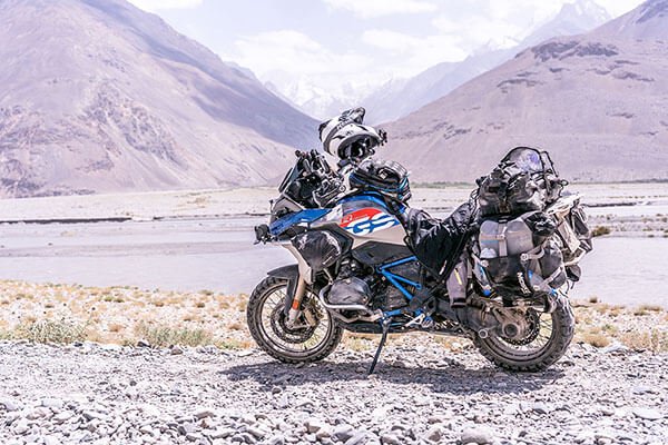BMW R1200GS Adventure Motorcycle Review by Bento de Gier