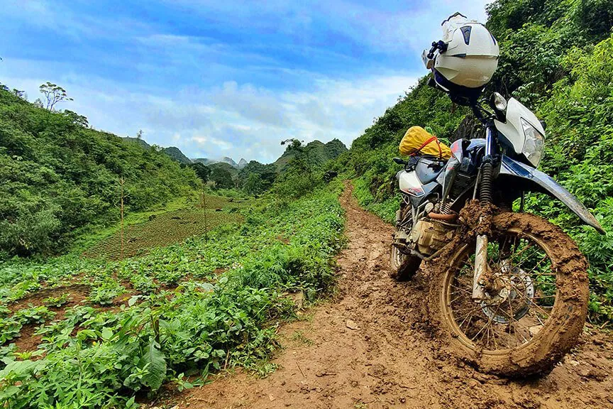 How does the Hanoi tourist cross the road? Very, very carefully