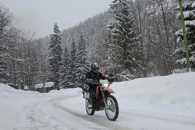 The Ultimate Winter Motorcycle Riding Gear Guide - Mad or Nomad