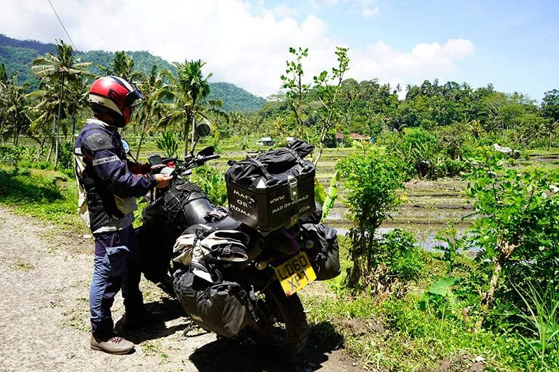 The Ultimate Guide on Emergency Satellite Devices for Motorcycle Travellers