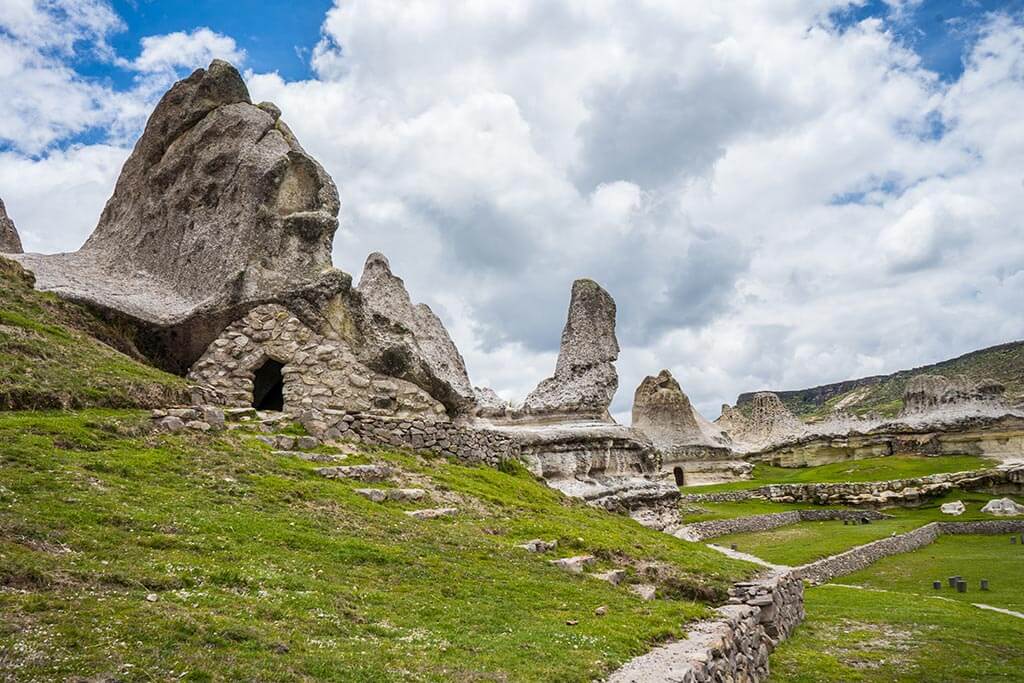 Peru Smurf Houses Pampachiri Stone Forest Guide