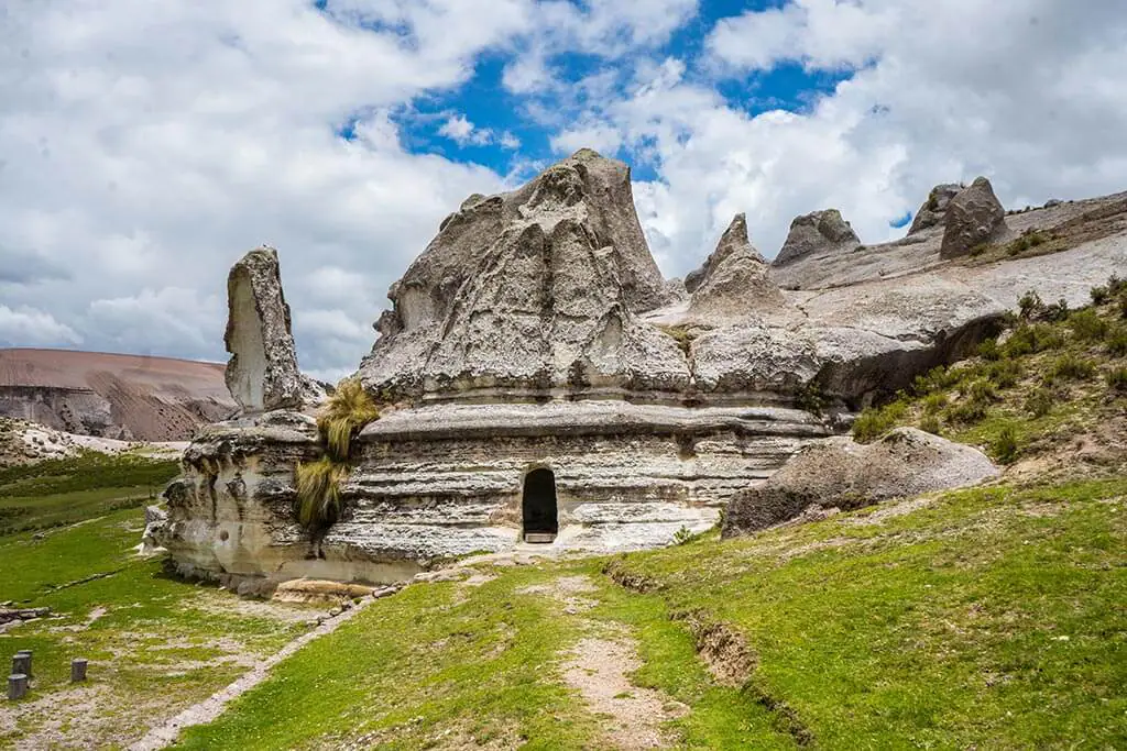 Peru Smurf Houses Pampachiri Stone Forest Guide